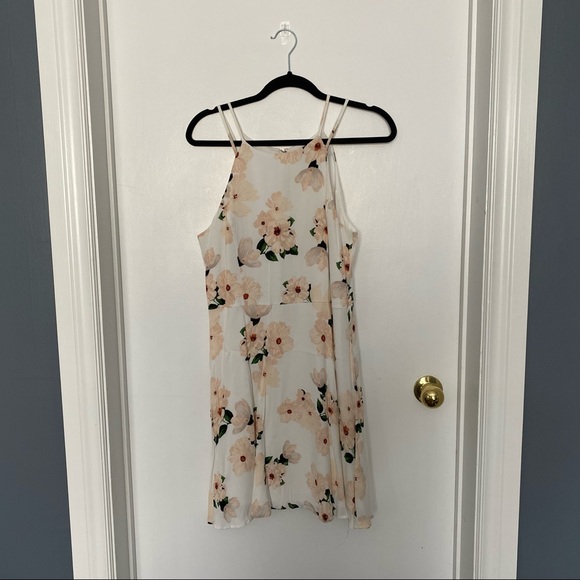 Dynamite Dress - Picture 2 of 8